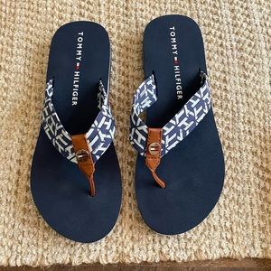 Tommy Hilfiger flip flops Size 9